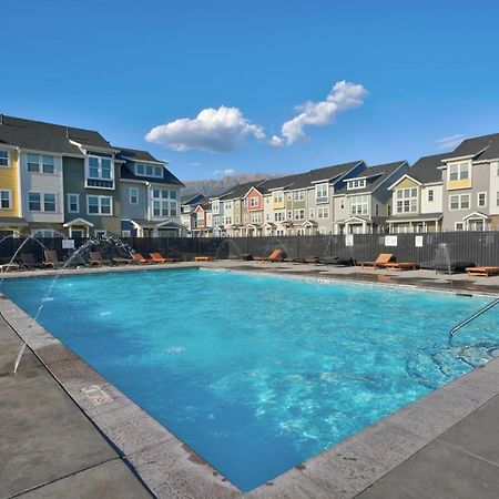 Comfy Family-Friendly Retreat With Hot Tub & Pickleball Vineyard Esterno foto